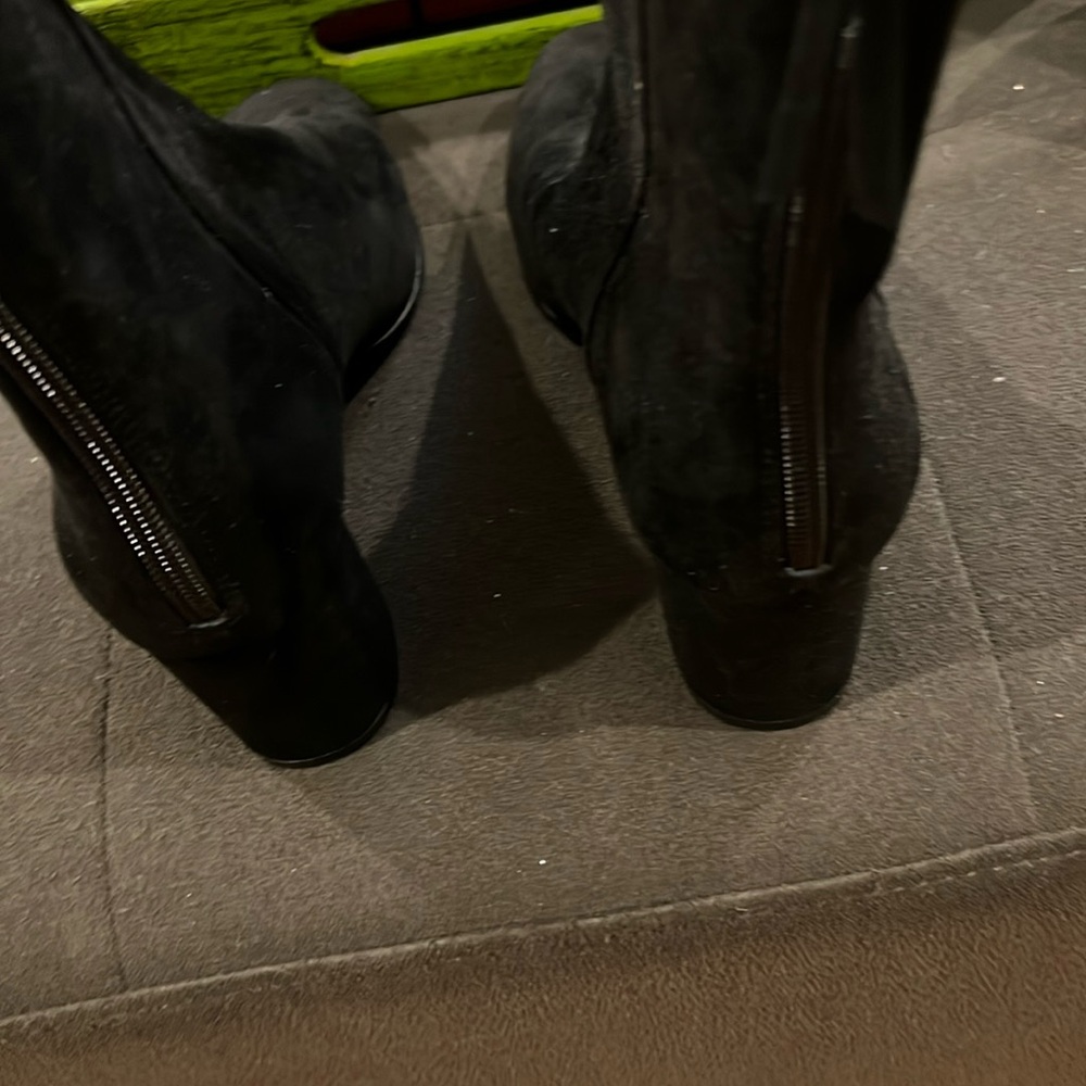 gorgeous black suede jcrew boots size 9. never worn. zipper in back.